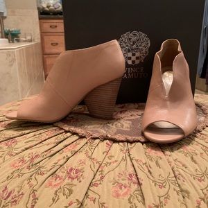 Extremely gently used gorgeous shoes!